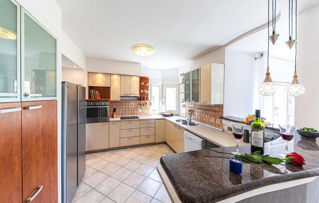 Luksuzna Villa Sa Privatnim Unutarnjim Bazenom Villa Garden Подстрана Екстериор снимка